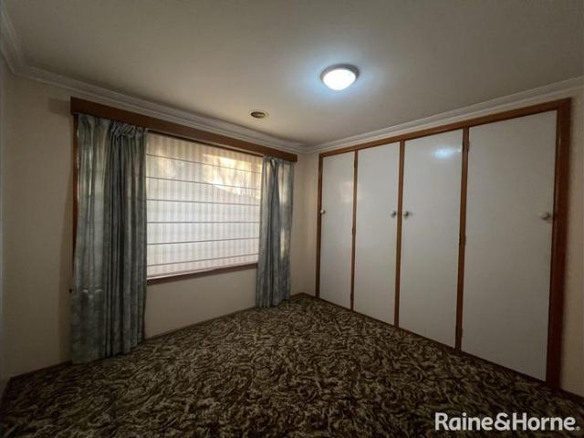 Centrally located 3 or 4 Bedroom Family Home in a Quiet Cul De Sac