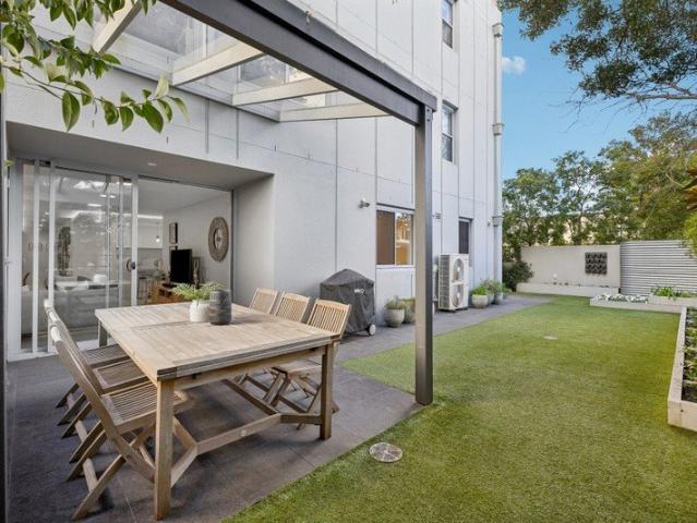 Centrally Located 3 Bedroom Ground Floor Apartment with Oversized Courtyard