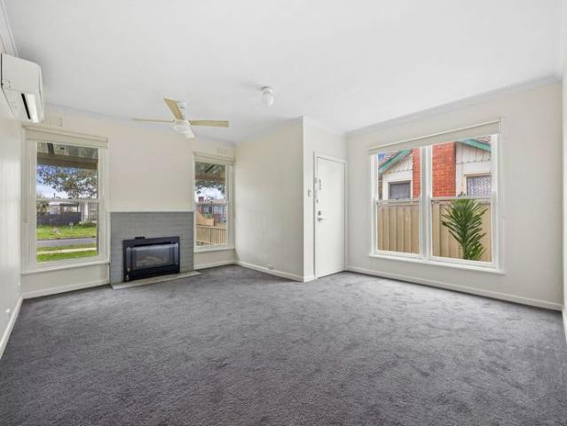 Centrally Located 3 Bedroom House!