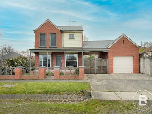 ELEGANT FAMILY LIVING IN THE HEART OF NEWINGTON