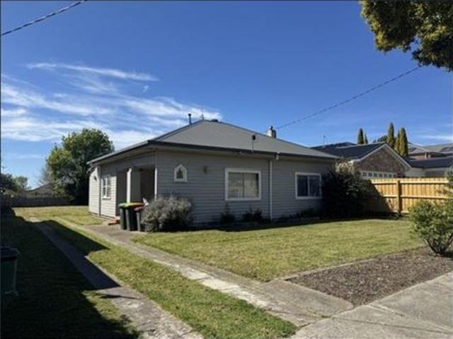 CENTRALLY LOCATED TO CBD AND SCHOOLS