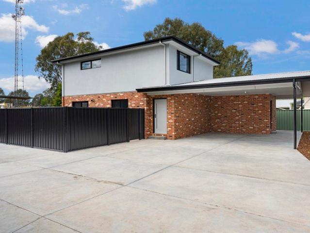 CENTRALLY LOCATED TOWNHOUSE