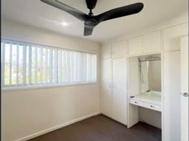 Centrally located townhouse with large deck