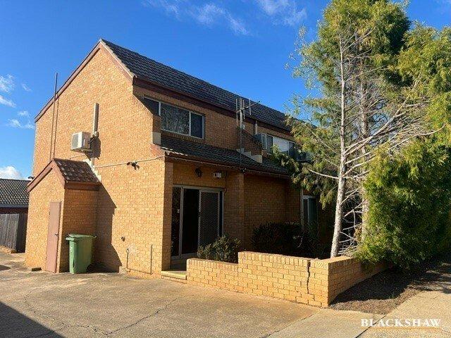 Centrally located townhouse with large deck
