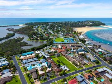 Centrally Located Unit Offering Lifestyle & Convenience