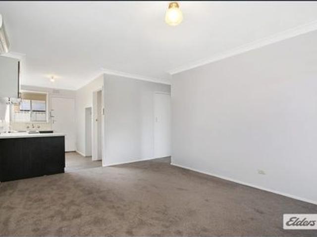 Centrally located unit!