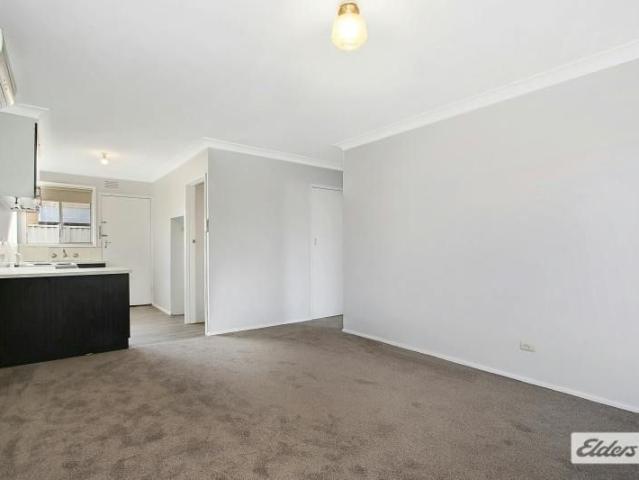 Centrally located unit!
