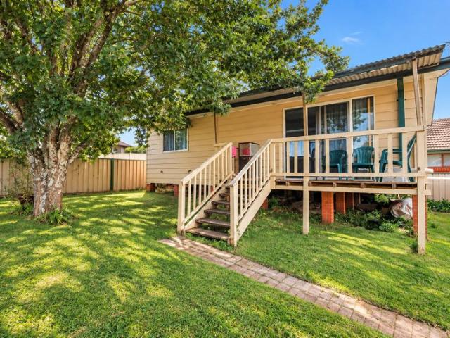 Centrally located Walk to shops & station