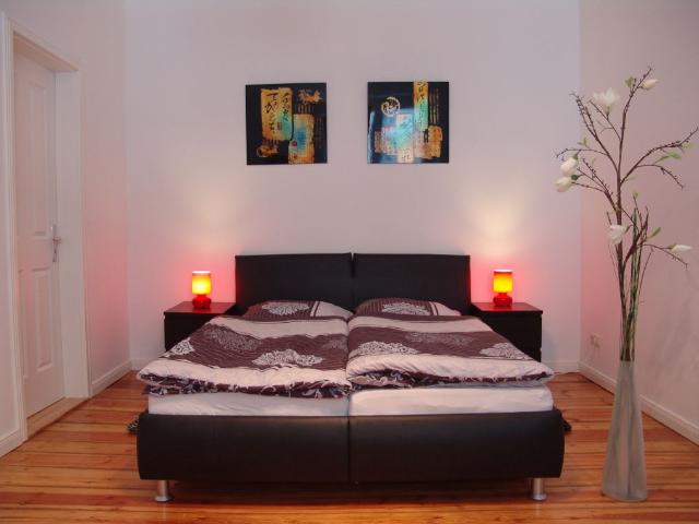 Centrally located apartment in Friedrichshain in the middle of the neighborhood with ideal transport connections, Berlin Amsterdam Apartments for Rent