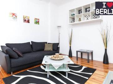 Centrally located apartment in Friedrichshain in the middle of the neighborhood with ideal transport connections, Berlin Amsterdam Apartments for Rent