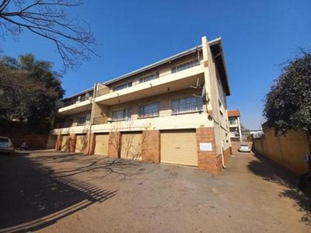 centrally located apartment on the m.