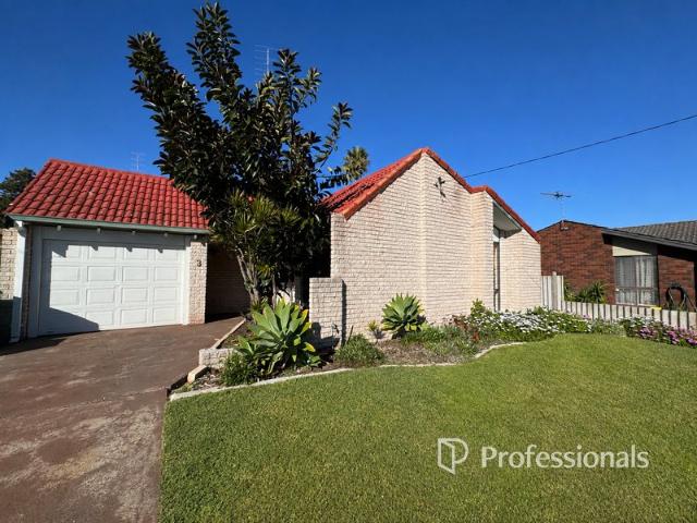 CENTRALLY LOCATED CAREY PARK GEM WITH WORKSHOP