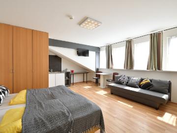Centrally located, charming suite in the city centre