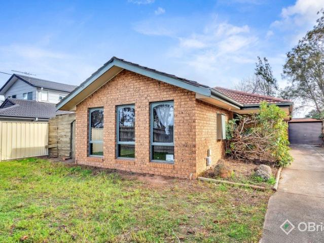 CENTRALLY LOCATED COSY HOME!