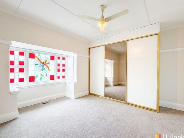 CENTRALLY LOCATED DOUBLE BRICK