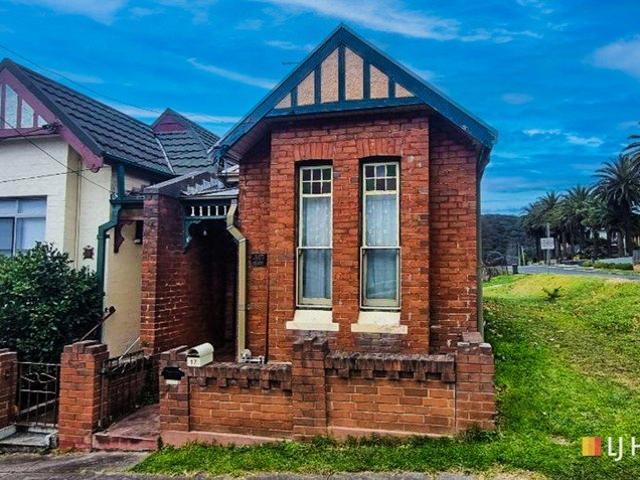 Centrally Located Double Brick