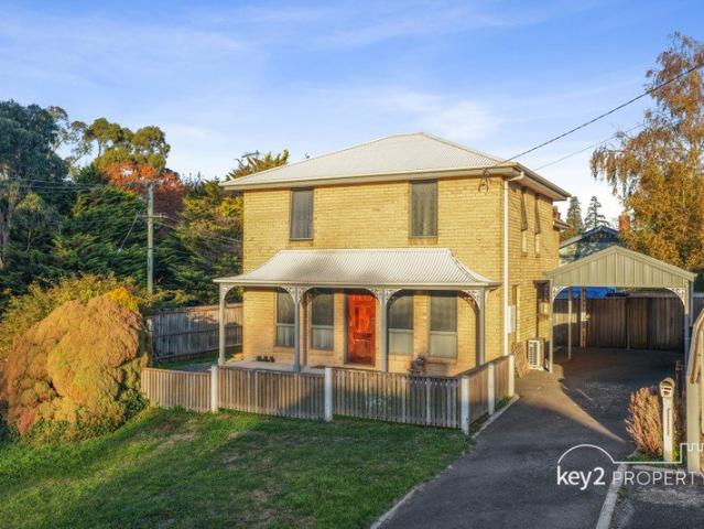Centrally Located, Easy Maintenance Town House