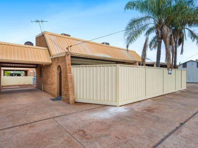 Centrally located, low maintenance 2 bedroom unit vacant and ready to go