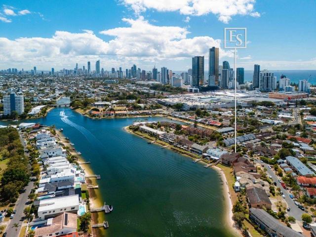 Centrally Located Mermaid Waters Residence