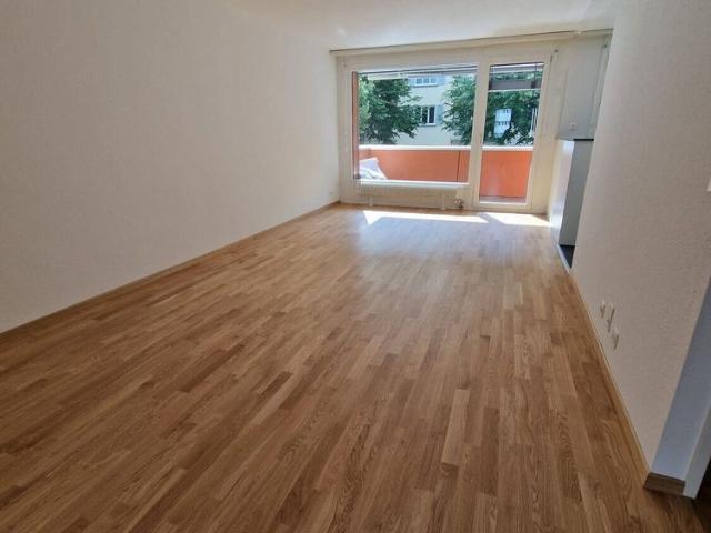 Centrally located & modern 3.5 ZW à 70 m² on the 1st floor