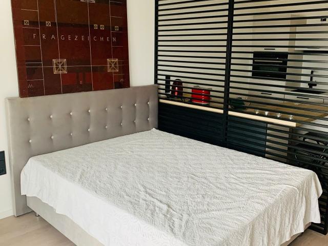 Centrally located modern apartment with brilliant view, Munchen Amsterdam Apartments for Rent