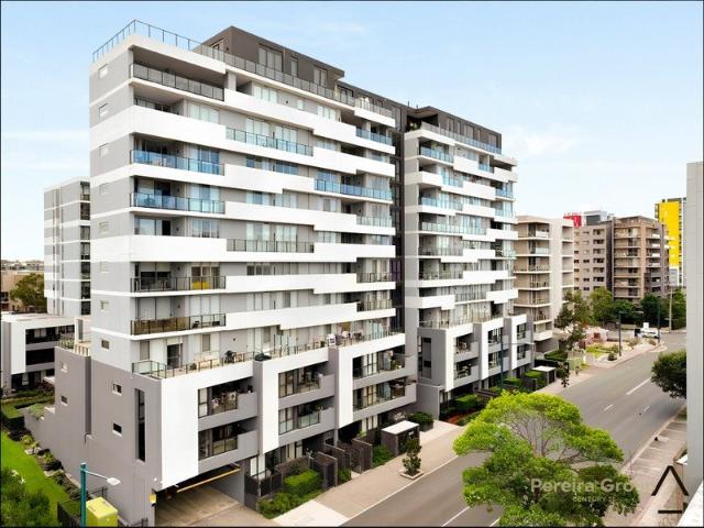Centrally Located Modern Apartment!