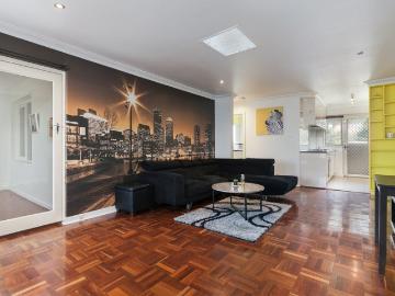 Centrally located New York inspired unit