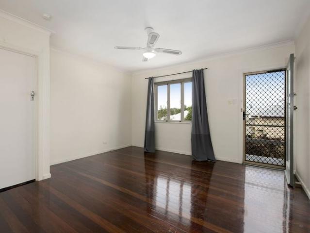 Centrally Located Paddington Unit