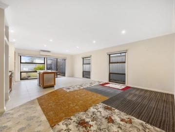 CENTRALLY LOCATED RENOVATED COTTAGE