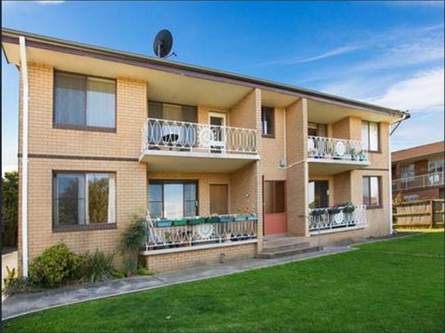 Centrally Located Ground Floor Apartment Available October