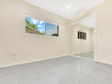 CENTRALLY LOCATED STYLISH UNIT