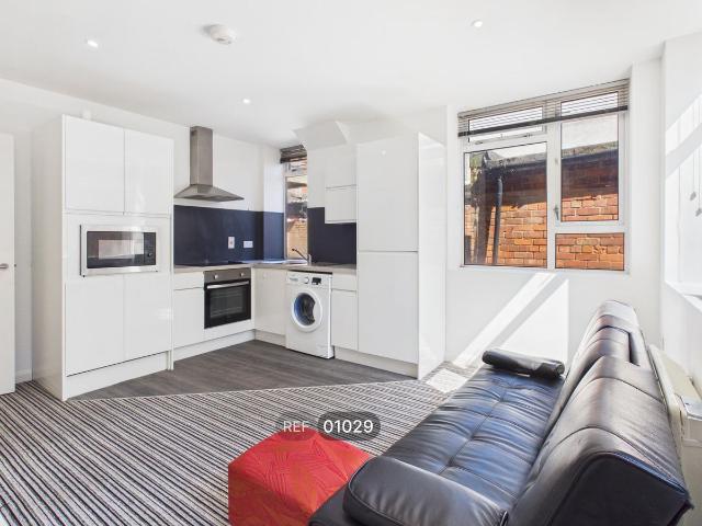 Centre Court, Paragon Street HU1, 1 bed flat to rent, £595 pcm | PrimeLocation