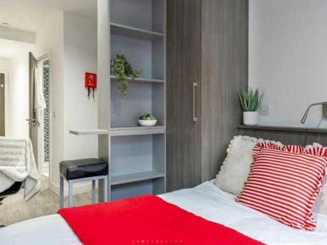 Centre CGB 2 17 Gate, Bristol BS1 Studio to rent £1,365 pcm £315 pw