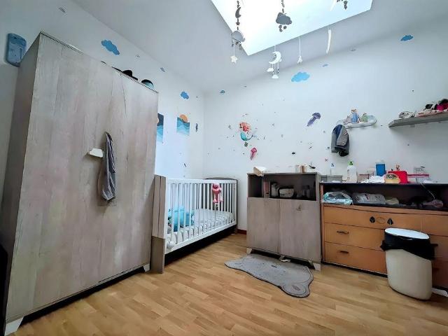 Centre bourg de VERTAIZON Proche école et commodités, l'étude vous propose cette maison de vi.
