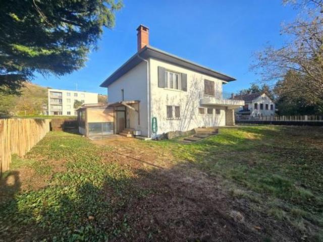 CENTRE DE CHASSE SUR RHÔNE – MAISON INDIVIDUELLE À RÉINVENTER – TERRAIN RARE DE 794 M² – SOUS SOL COMPLET – FORT POTENTIEL D’AGRANDISSEMENT
