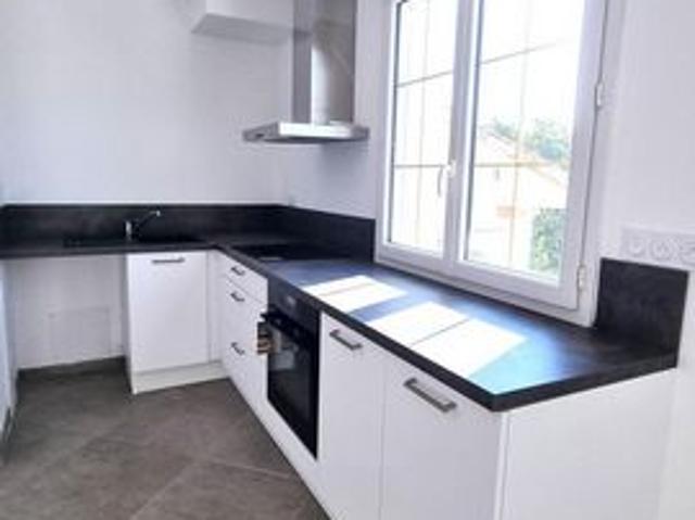 Centre de Meschers sur Gironde Appartement climatisé 1er étage avec grand garage