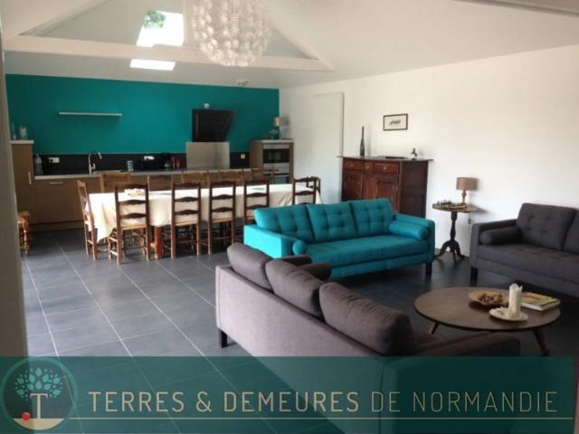 Centre équestre au coeur de la Normandie avec 20 boxes et une habitation de 150m² sur environ 6 hectares de terrain, 76