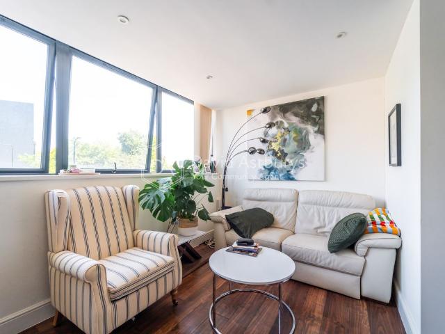 Centre Heights, Swiss Cottage, London NW3, 1 bed flat to rent, £2,000 pcm | PrimeLocation