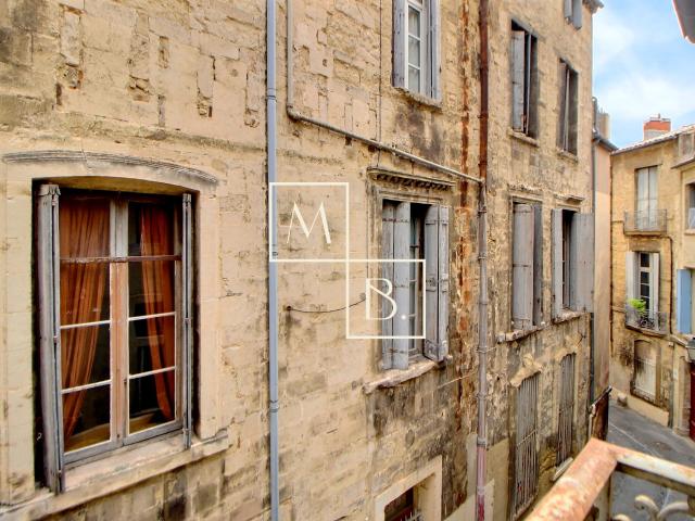 Centre historique/Ecusson STUDIO meublé 28m2 avec balconnet A LOUER