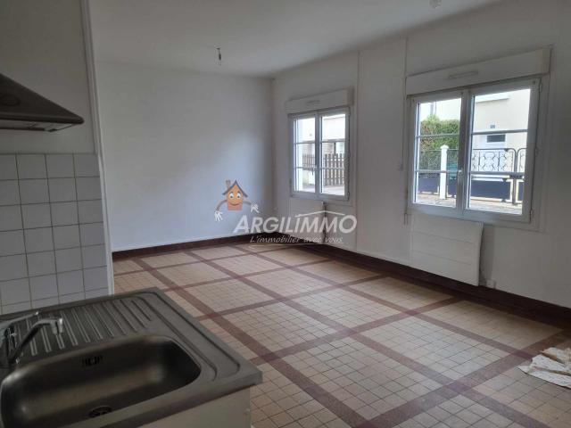 Centre SAINT CALAIS RARE Plain pied