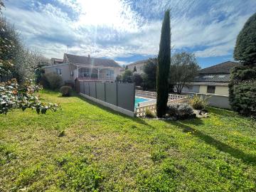 CENTRE ROUSSILLON VEND MAISON DE PPIED SUR SOUS SOL SEMI ENTERRE