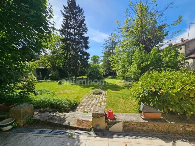 Maison 8 pièces de 235 m² habitables avec jardin et garage à vendre à Triel sur Seine 78