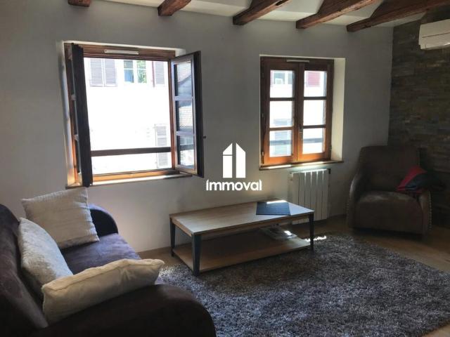CENTRE VILLE 2P MEUBLE EN DUPLEX 39.82m²