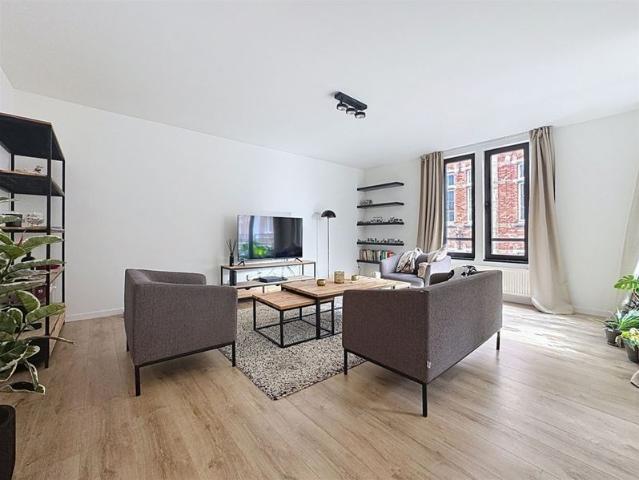CENTRE VILLE APPART 3 CHAMBRES MEUBLE + TERRASSE!