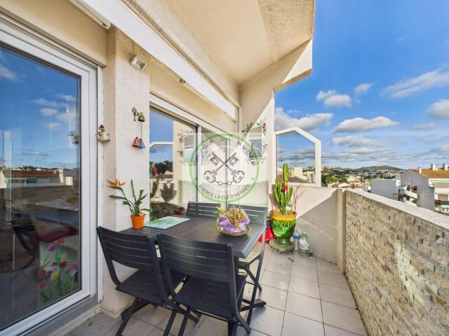 Centre ville appartement 4 pièces à Saint Raphaël avec confo. 93m² Saint Raphaël