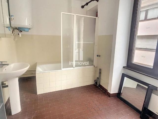 CENTRE VILLE GRAND F2 DE 55,85M²
