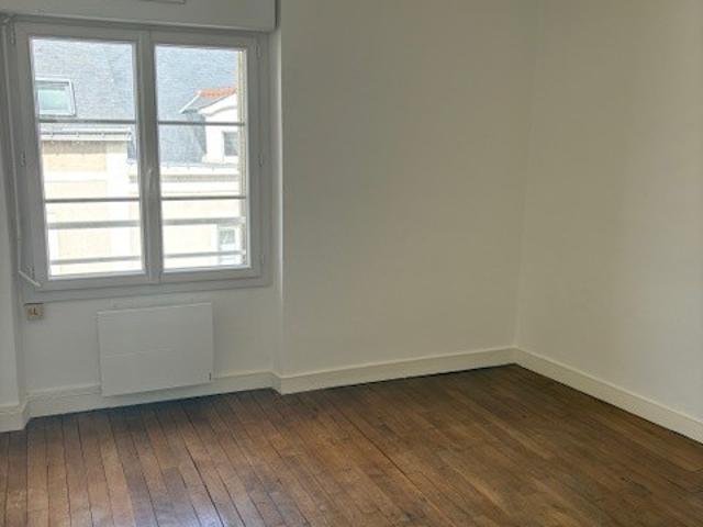 Centre ville d'ANGERS beau T4 de 80 m2, en bon état