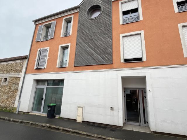 Centre ville de Boissy 3 pièces avec balcon et parking extérieur