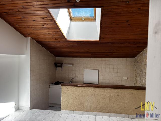 Centre ville de Gensac, cet appartement d'une surface de 41