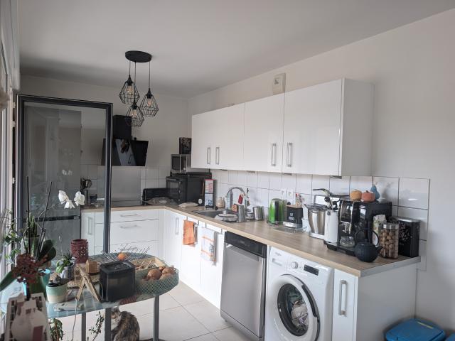 Centre ville de L'arbresle, bel appartement de T3 avec balcon